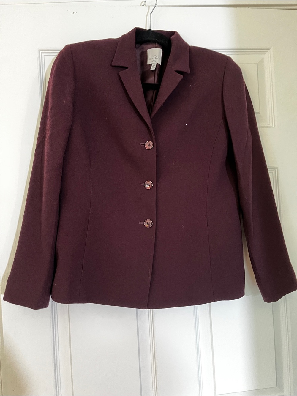 Classic Women's Wool crepe pencil skirt suit 10 petite - Burgundy